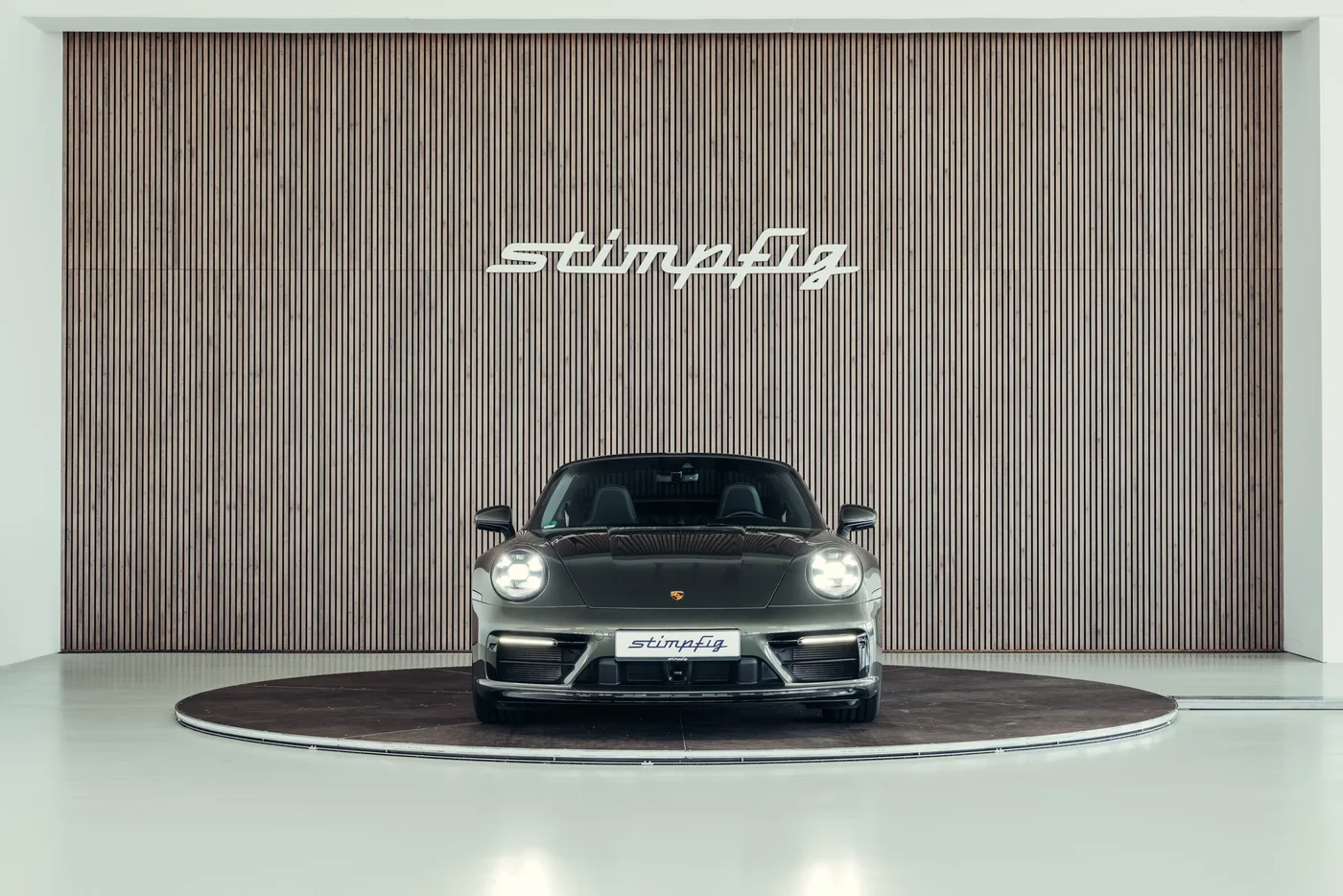 2024 Porsche 911 Targa 4 proposée par un spécialiste de la voiture de collection à Stuttgart, Allemagne, photo 8 sur 25