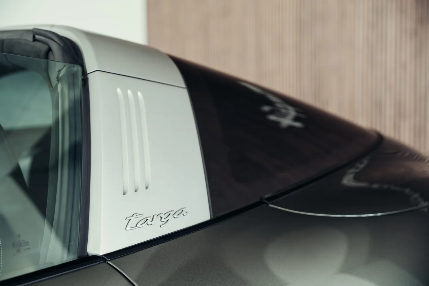 2024 Porsche 911 Targa 4 proposée par un spécialiste de la voiture de collection à Stuttgart, Allemagne, photo 13 sur 25