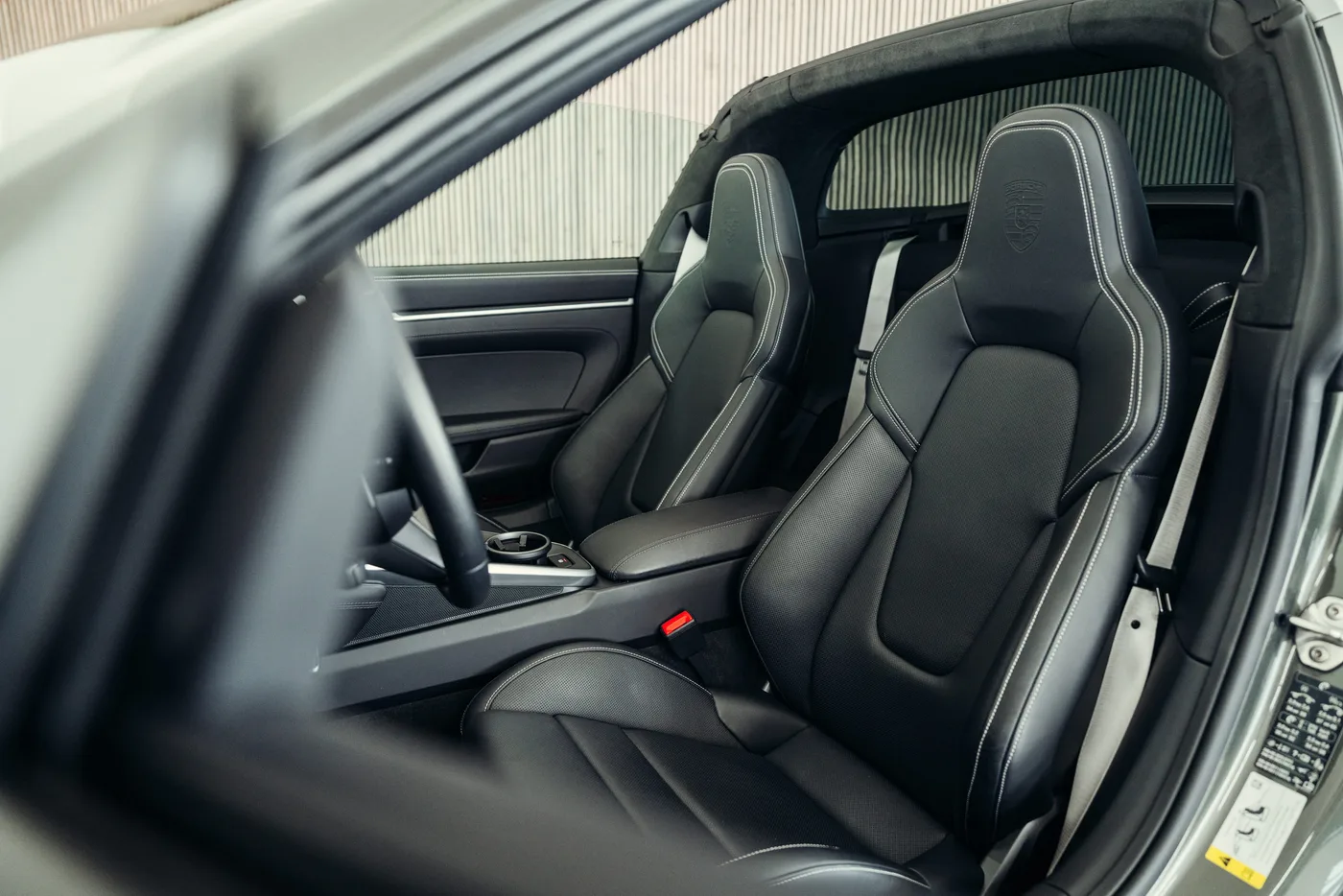 2024 Porsche 911 Targa 4 proposée par un spécialiste de la voiture de collection à Stuttgart, Allemagne, photo 23 sur 25