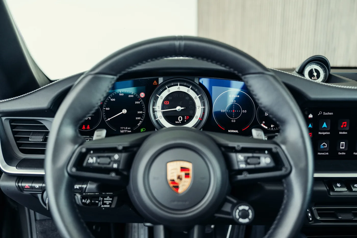 2024 Porsche 911 Targa 4 proposée par un spécialiste de la voiture de collection à Stuttgart, Allemagne, photo 24 sur 25
