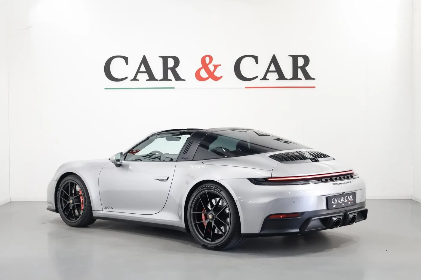 2024 Porsche 911 Targa 4 GTS angeboten von einem Supersportwagenhändler in Zibido San Giacomo, Italien, Foto 2 von 21