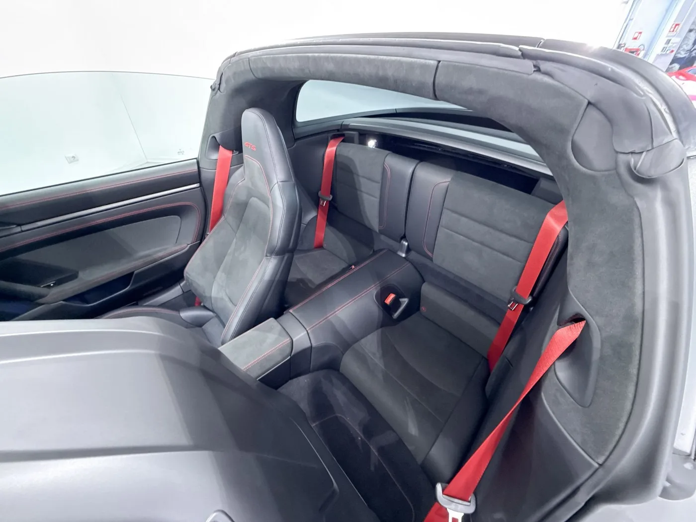 2024 Porsche 911 Targa 4 GTS angeboten von einem Supersportwagenhändler in Zibido San Giacomo, Italien, Foto 20 von 21