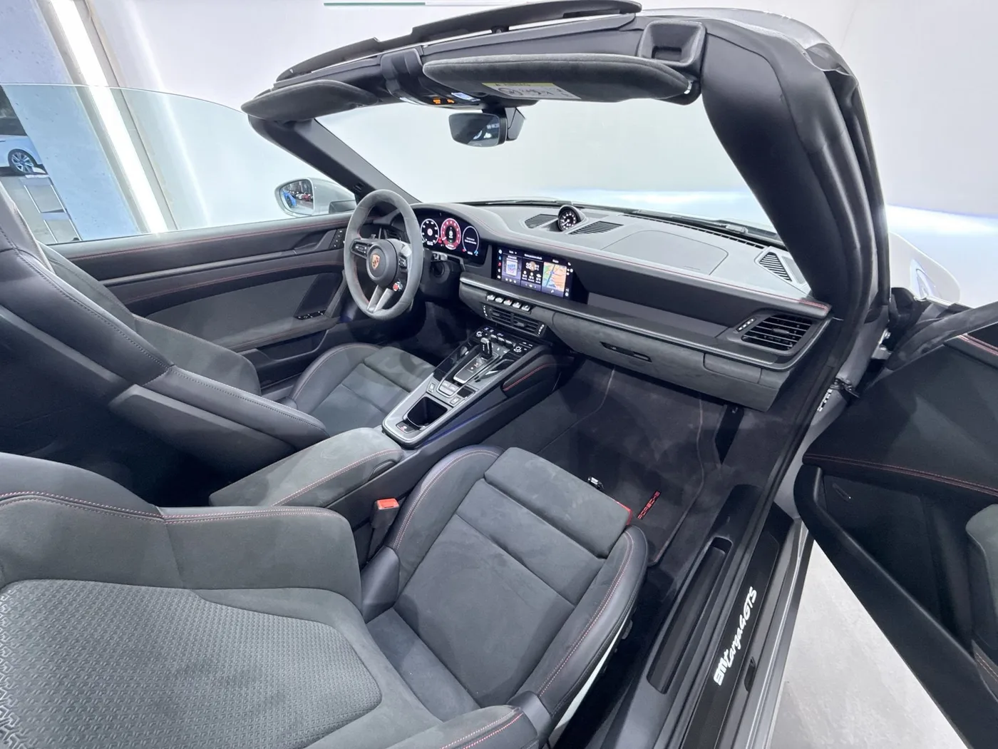 2024 Porsche 911 Targa 4 GTS angeboten von einem Supersportwagenhändler in Zibido San Giacomo, Italien, Foto 21 von 21