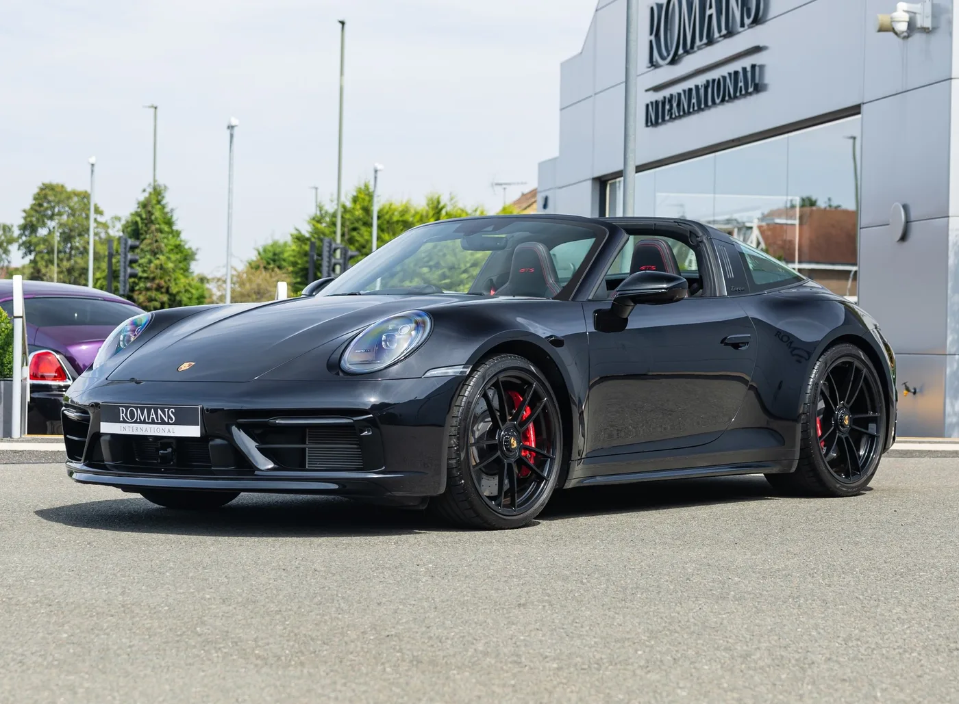 2024 Porsche 911 Targa 4 GTS proposée par un concessionnaire spécialisé à Banstead, Royaume-Uni, photo 4 sur 15