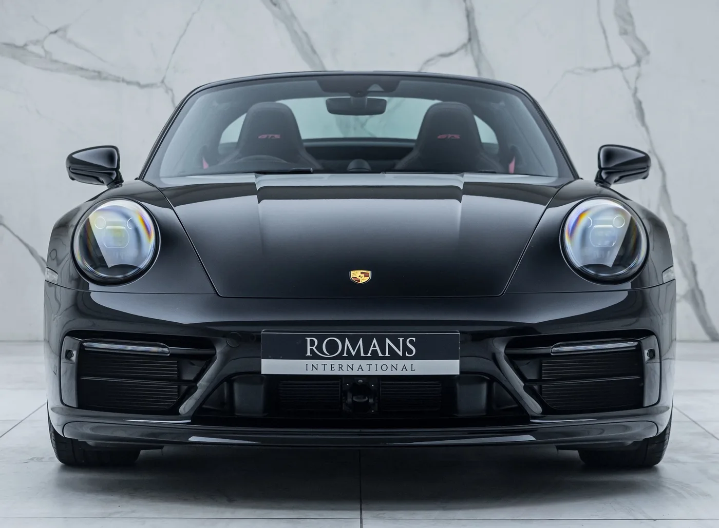 2024 Porsche 911 Targa 4 GTS proposée par un concessionnaire spécialisé à Banstead, Royaume-Uni, photo 6 sur 15