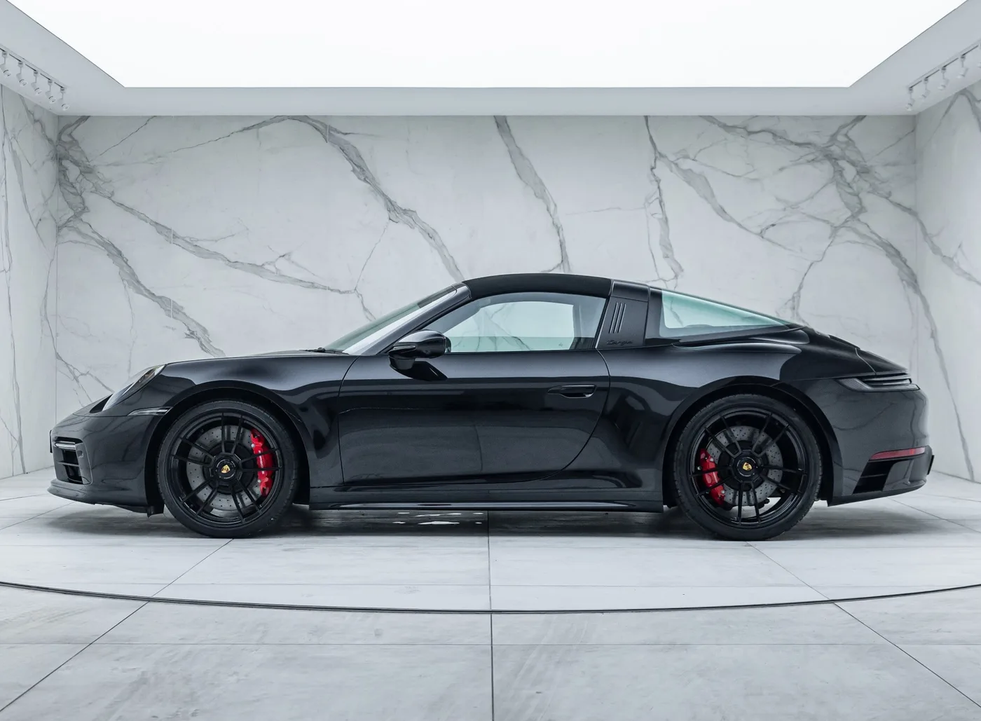 2024 Porsche 911 Targa 4 GTS proposée par un concessionnaire spécialisé à Banstead, Royaume-Uni, photo 13 sur 15