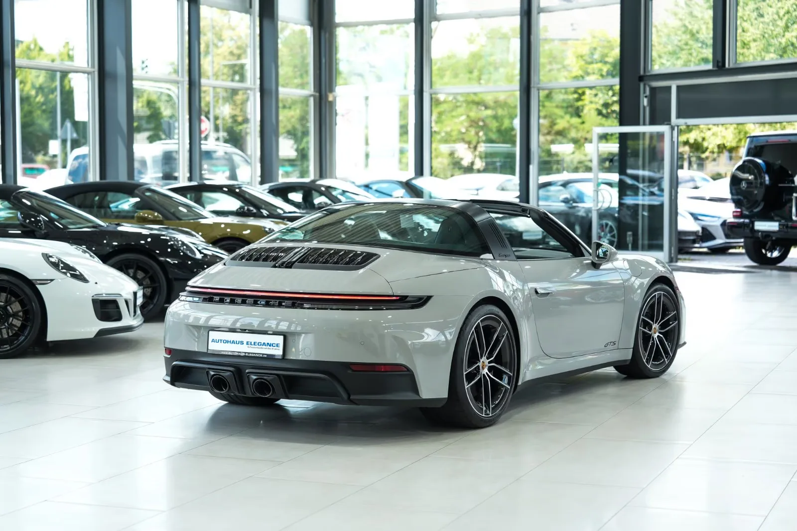 2024 Porsche 911 Targa 4 GTS, 2/30