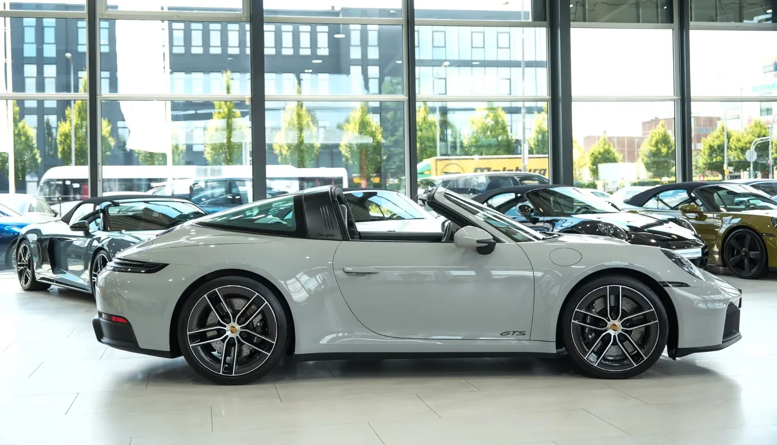 2024 Porsche 911 Targa 4 GTS, 6/30