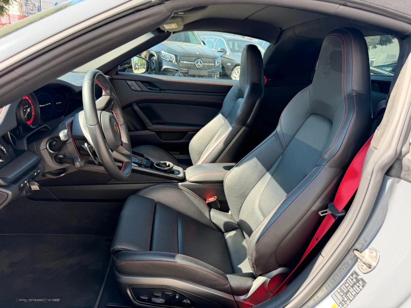 2024 Porsche 911 Targa 4 GTS, 21/25