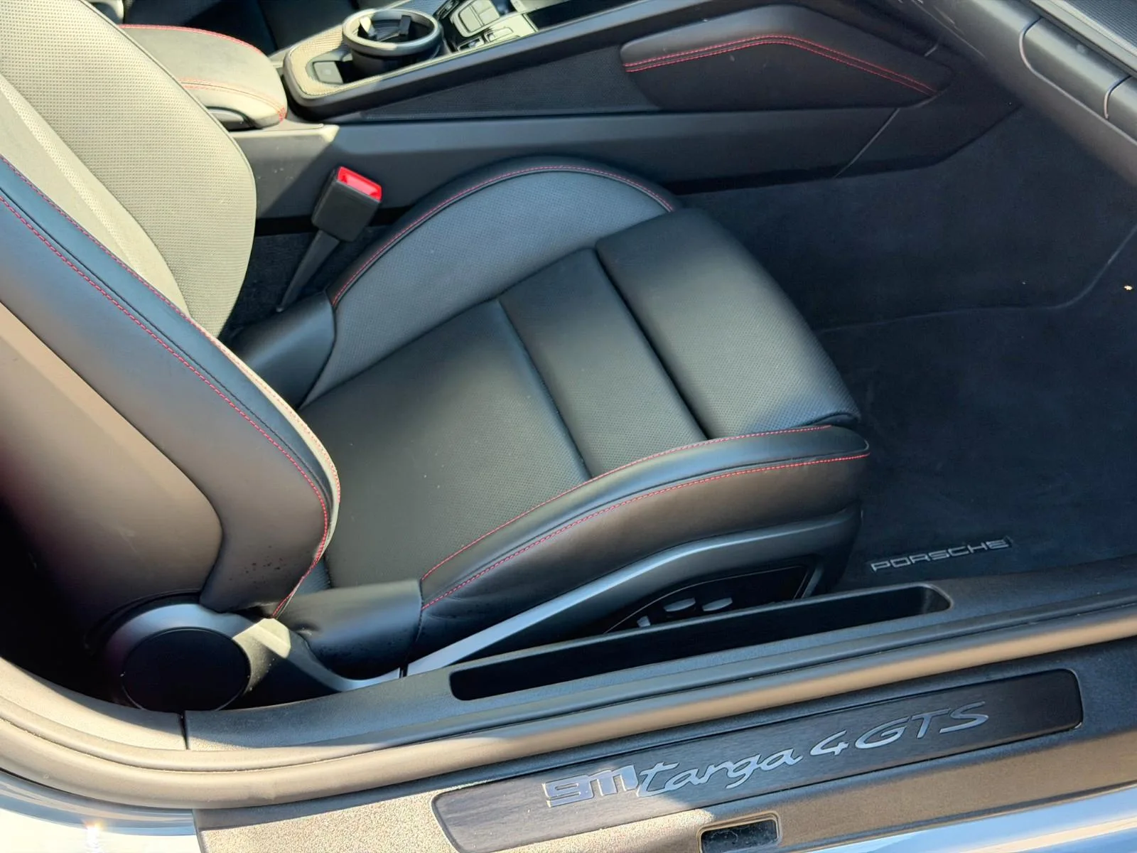 2024 Porsche 911 Targa 4 GTS, 23/25