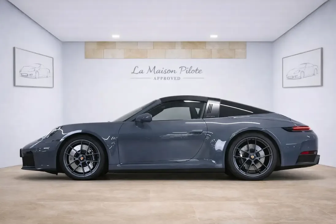 2024 Porsche 911 Targa 4 GTS, 2/30
