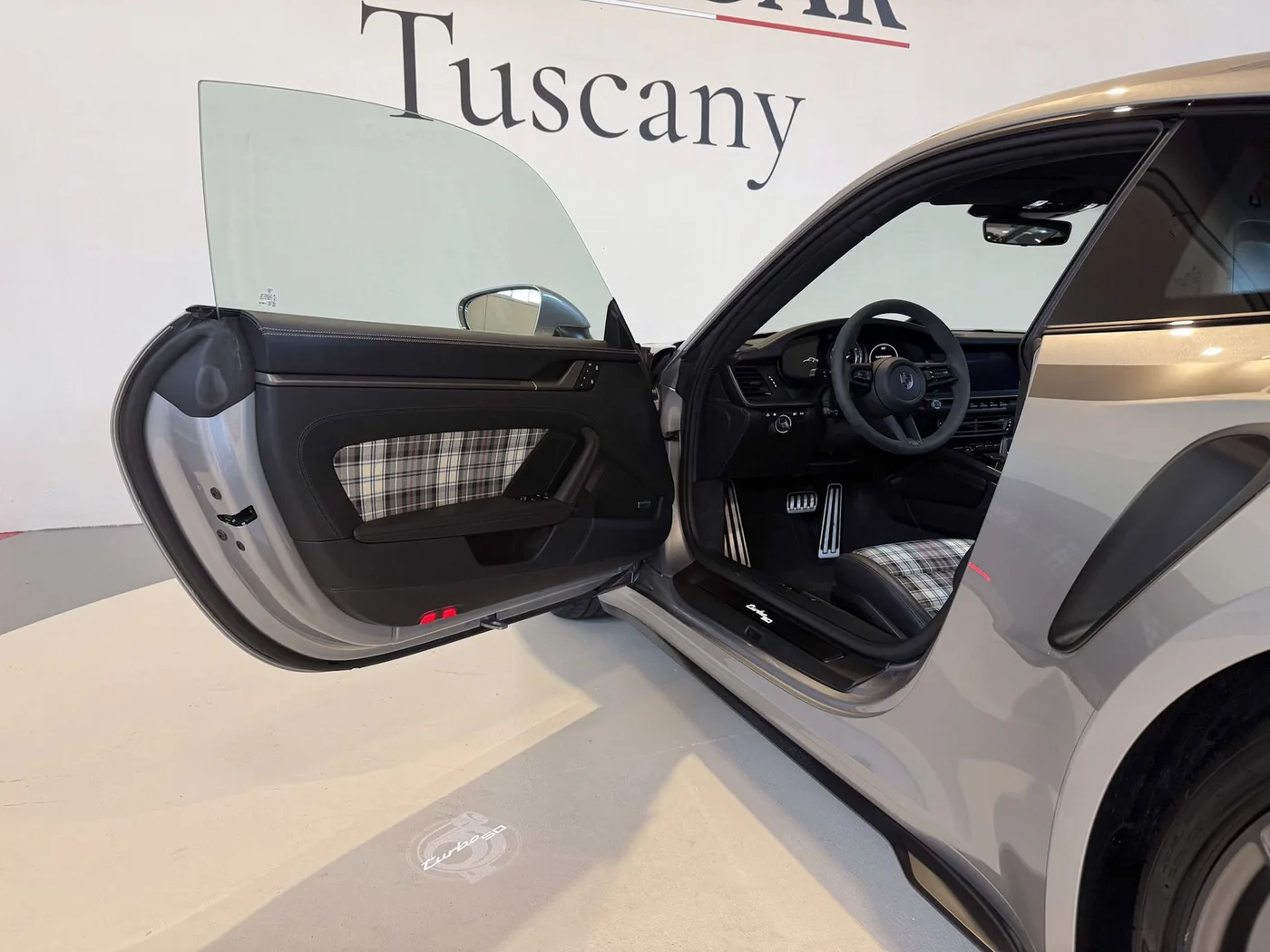 2024 Porsche 911 Turbo offered by a specialist dealer in Lucca, Italy, photo 9 of 18