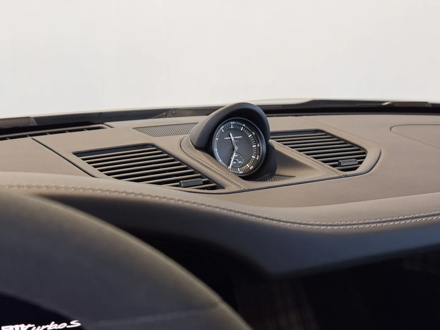 2024 Porsche 911 Turbo offered by a specialist dealer in Lucca, Italy, photo 15 of 18