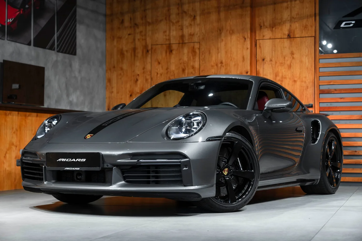 2024 Porsche 911 Turbo proposée par un concessionnaire spécialisé à Bratislava, Slovaquie, photo 3 sur 15