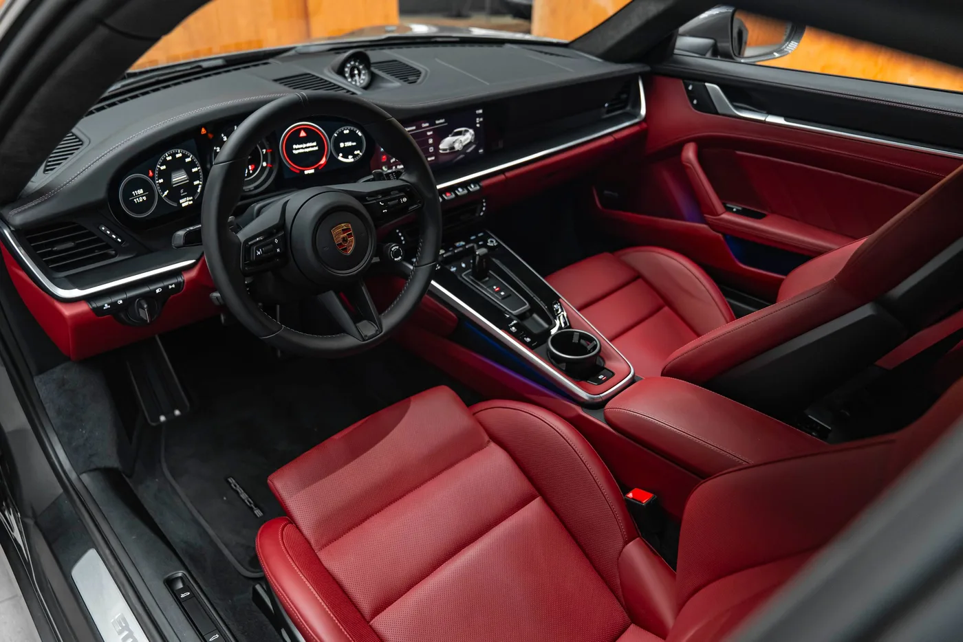2024 Porsche 911 Turbo proposée par un concessionnaire spécialisé à Bratislava, Slovaquie, photo 7 sur 15