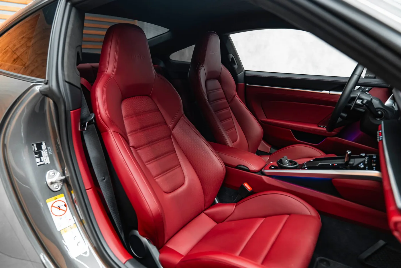 2024 Porsche 911 Turbo proposée par un concessionnaire spécialisé à Bratislava, Slovaquie, photo 10 sur 15