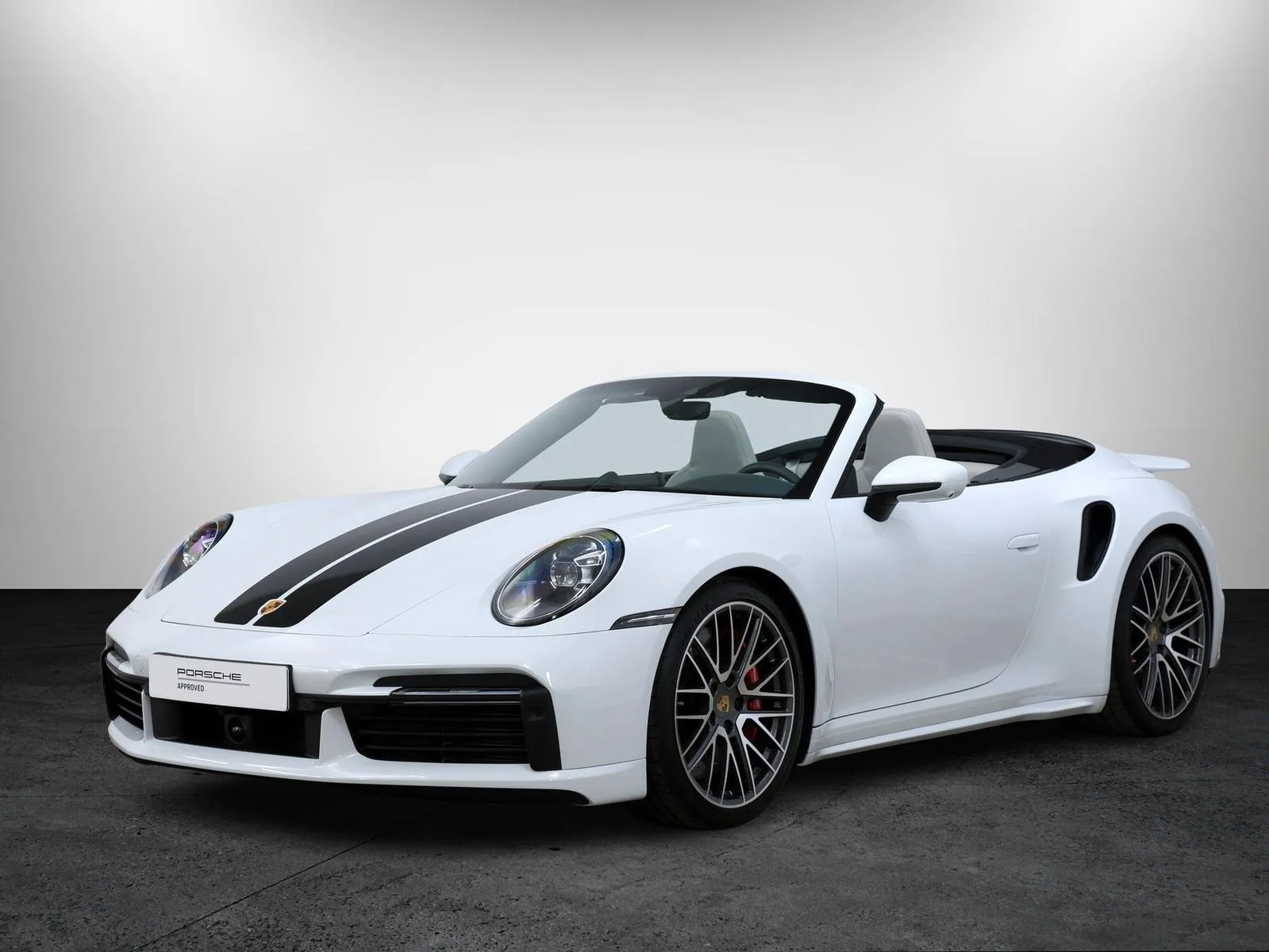 2024 Porsche 911 Turbo Cabriolet angeboten von einem Fachhändler in Tallinn, Estland, Hauptfoto