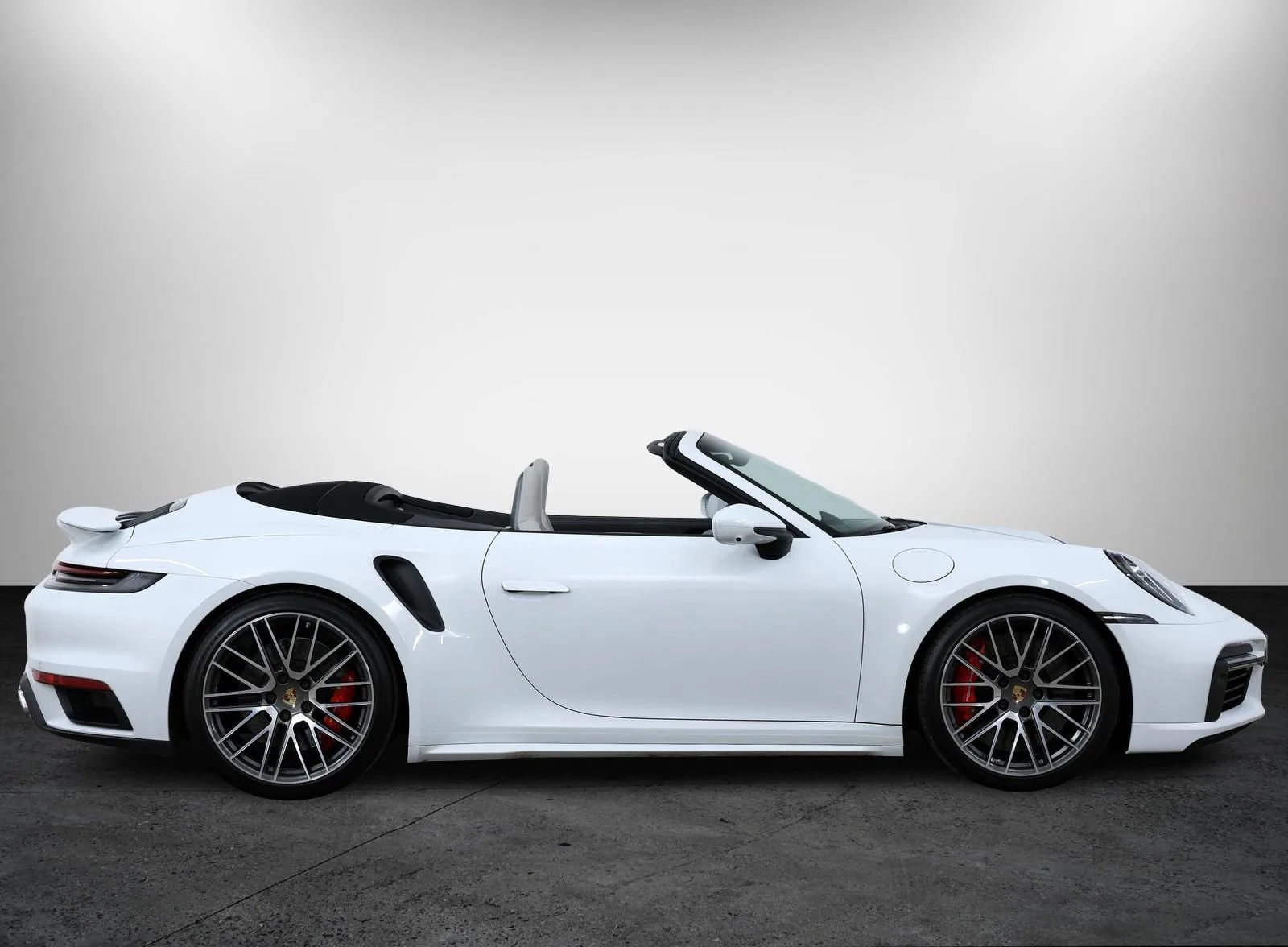 2024 Porsche 911 Turbo Cabriolet, 8/27