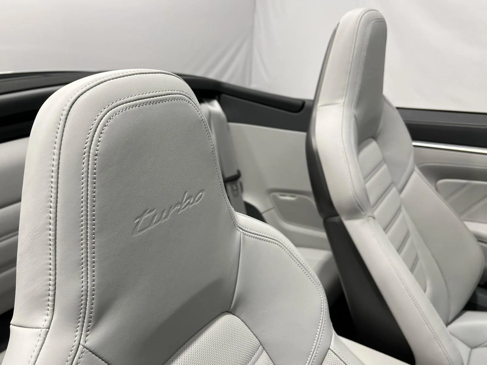 2024 Porsche 911 Turbo Cabriolet, 22/27