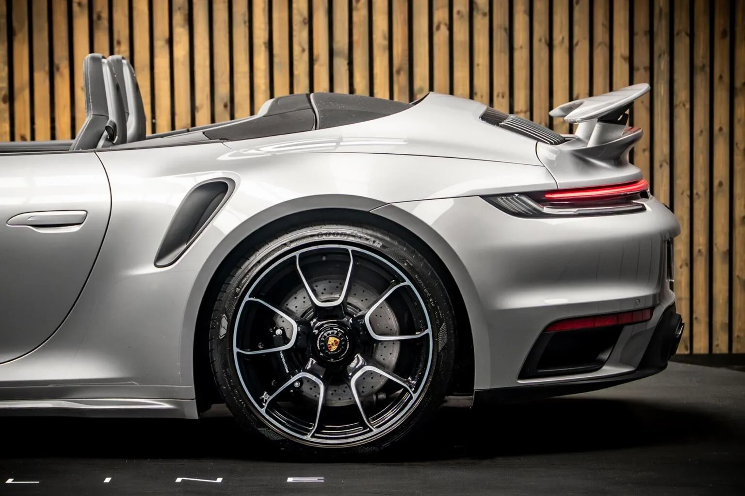 2024 Porsche 911 Turbo Cabriolet, 18/30