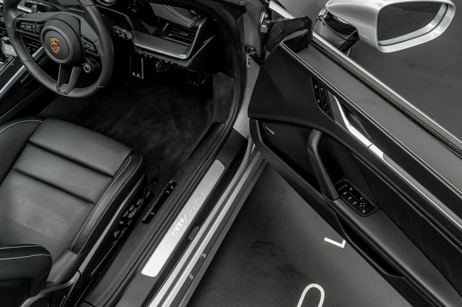 2024 Porsche 911 Turbo Cabriolet, 29/30