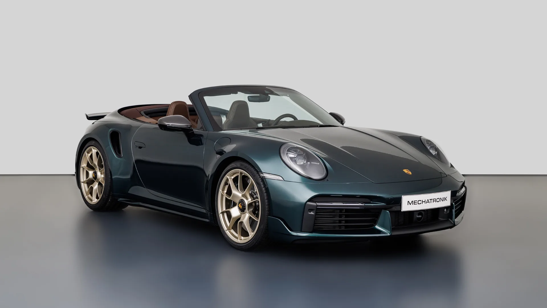 2024 Porsche 911 Turbo S Cabriolet proposée par un concessionnaire spécialisé à Pleidelsheim, Allemagne, photo principale