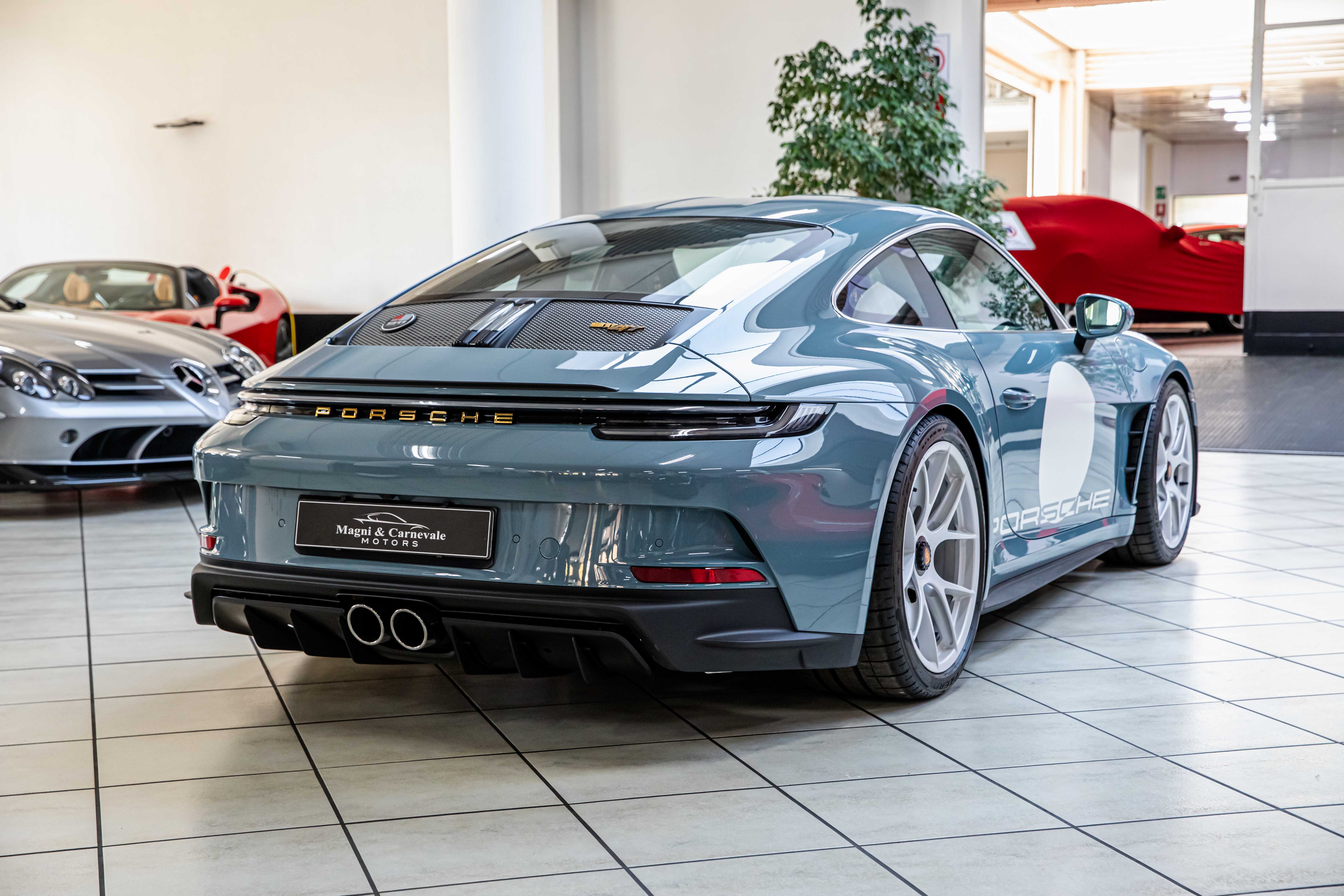 2024 Porsche 911 S/T Heritage Limited Edition offered by a specialist dealer in Milan, Italy, photo 11 of 20