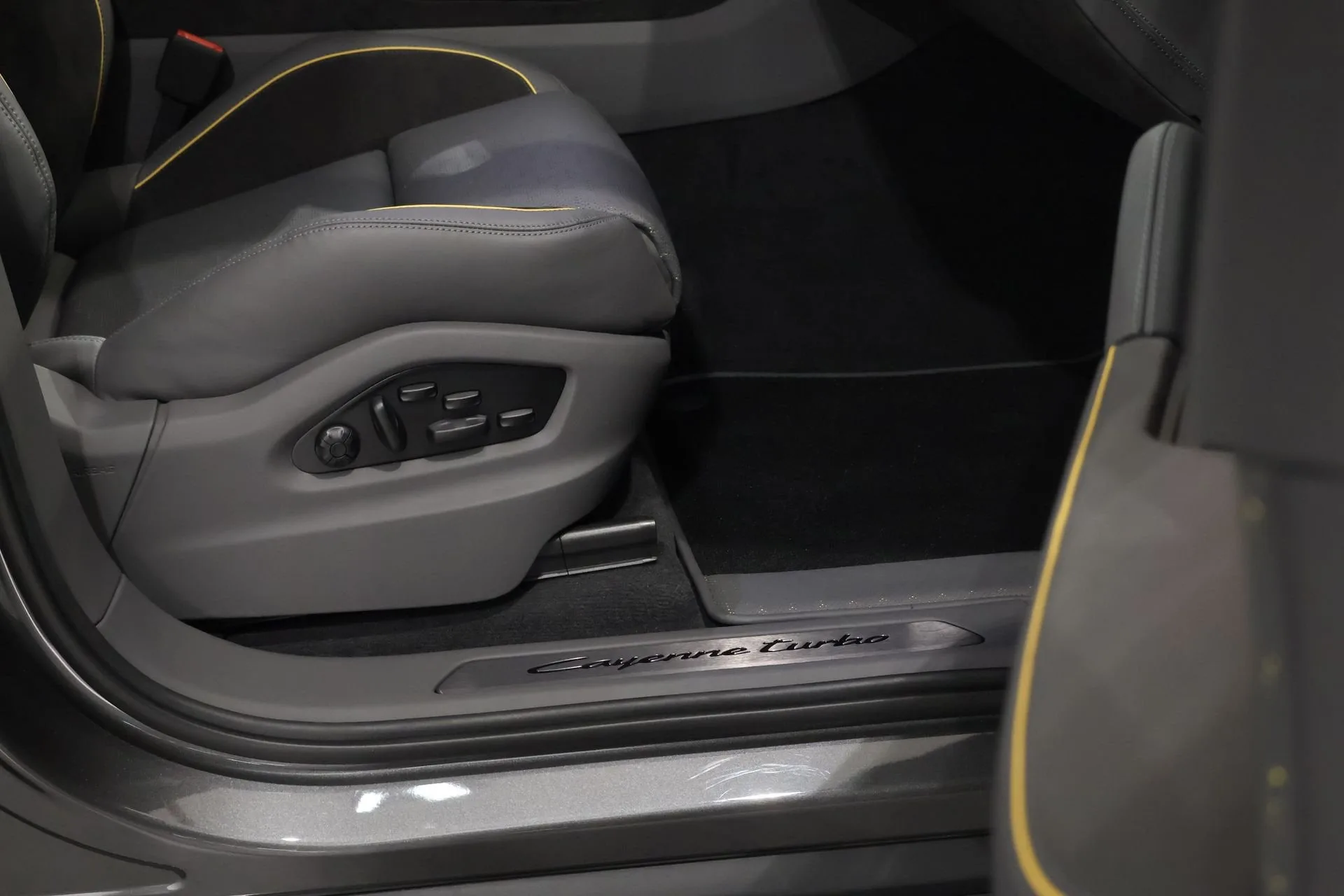 2024 Porsche Cayenne, 18/30