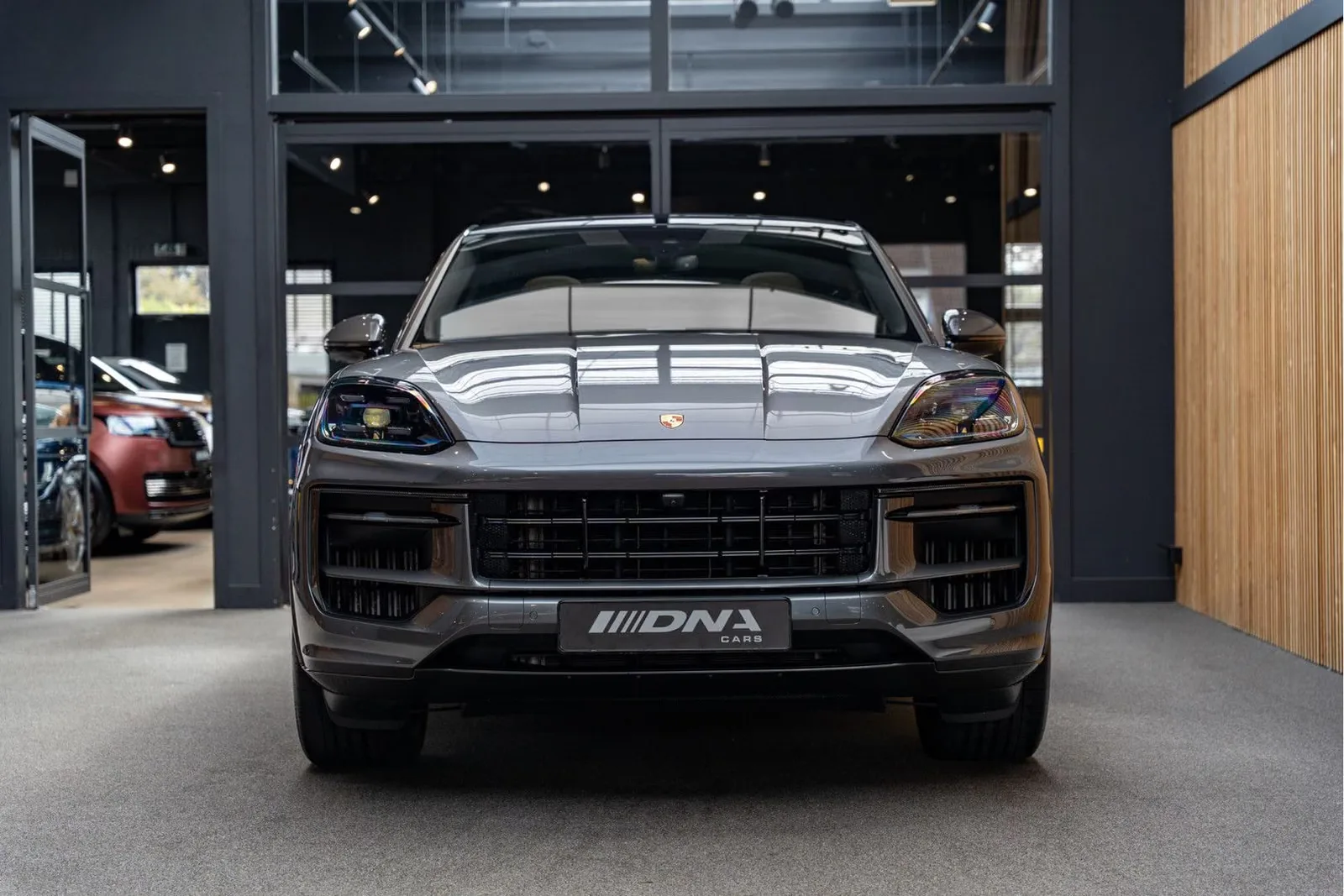 2024 Porsche Cayenne Coupé S E-Hybrid, 2/30