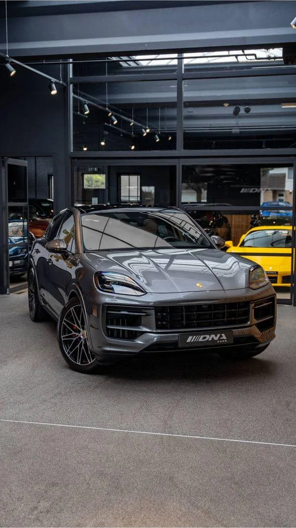 2024 Porsche Cayenne Coupé S E-Hybrid, 22/30