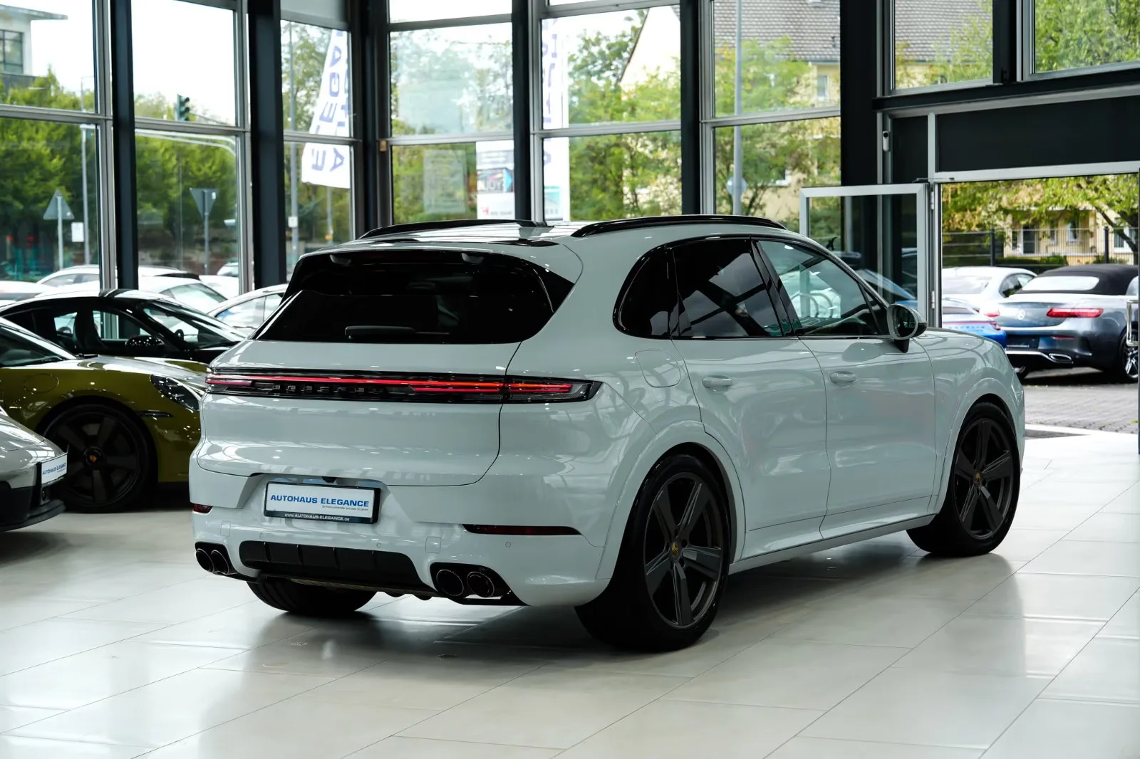2024 Porsche Cayenne Coupé, 2/30