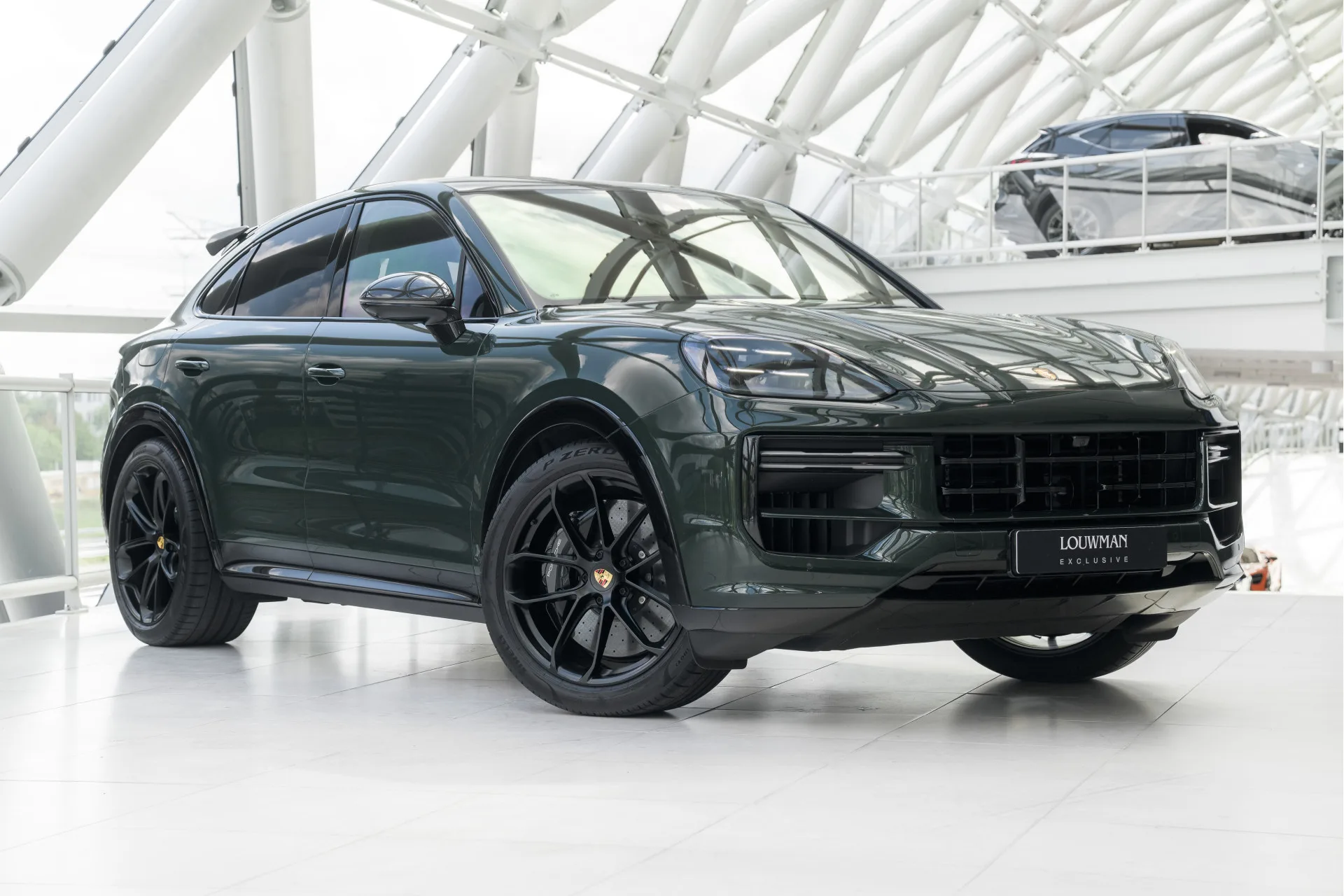 2024 Porsche Cayenne Coupé proposée par un concessionnaire spécialisé à Utrecht, Pays-Bas, photo principale