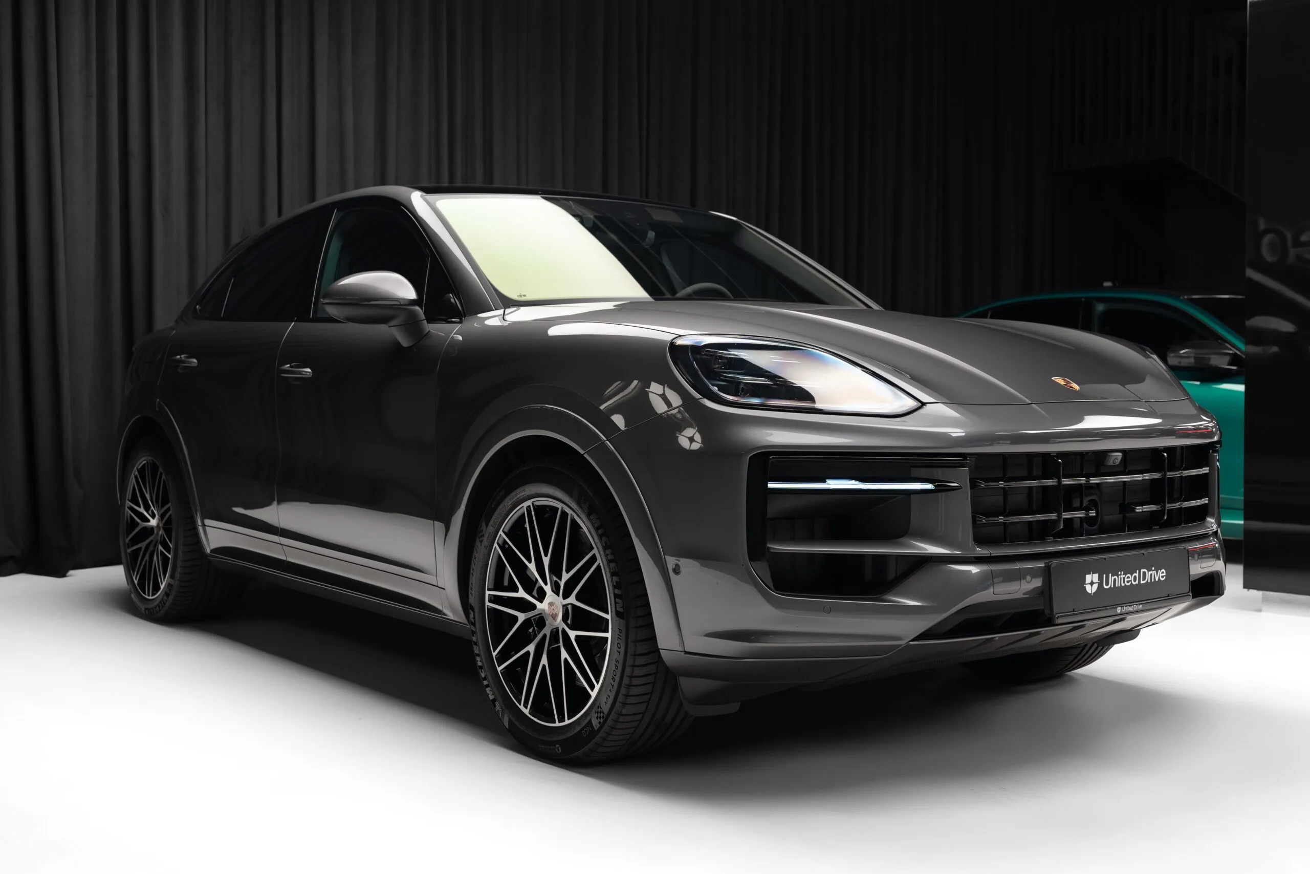 2024 Porsche Cayenne Coupé S E-Hybrid, 3/30