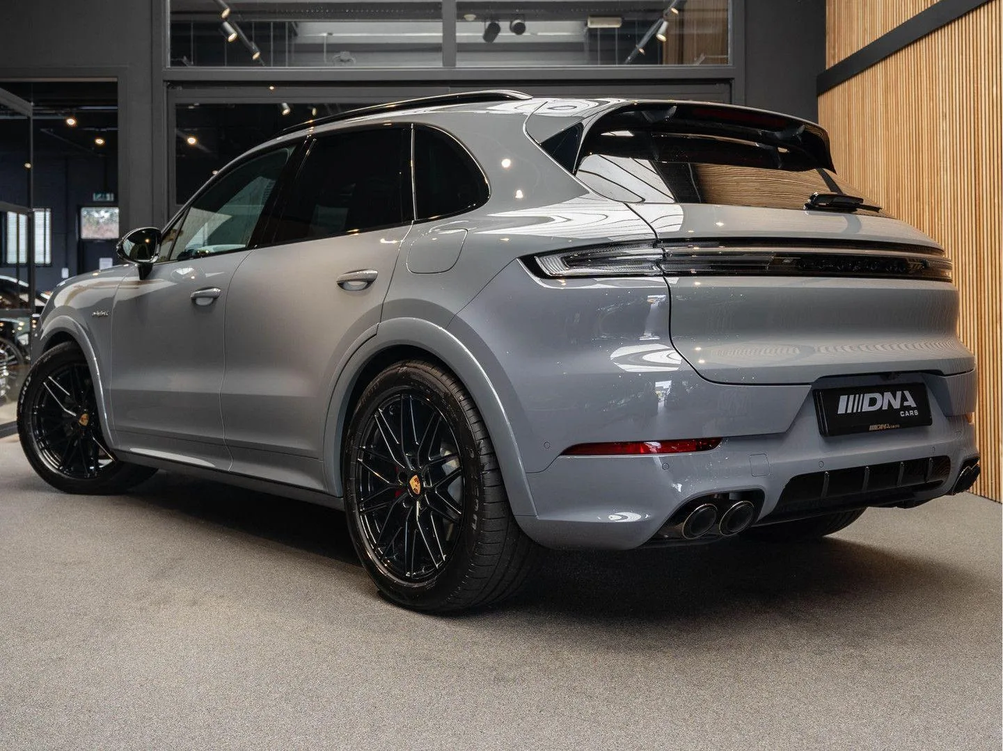 2024 Porsche Cayenne E-Hybrid, 5/30