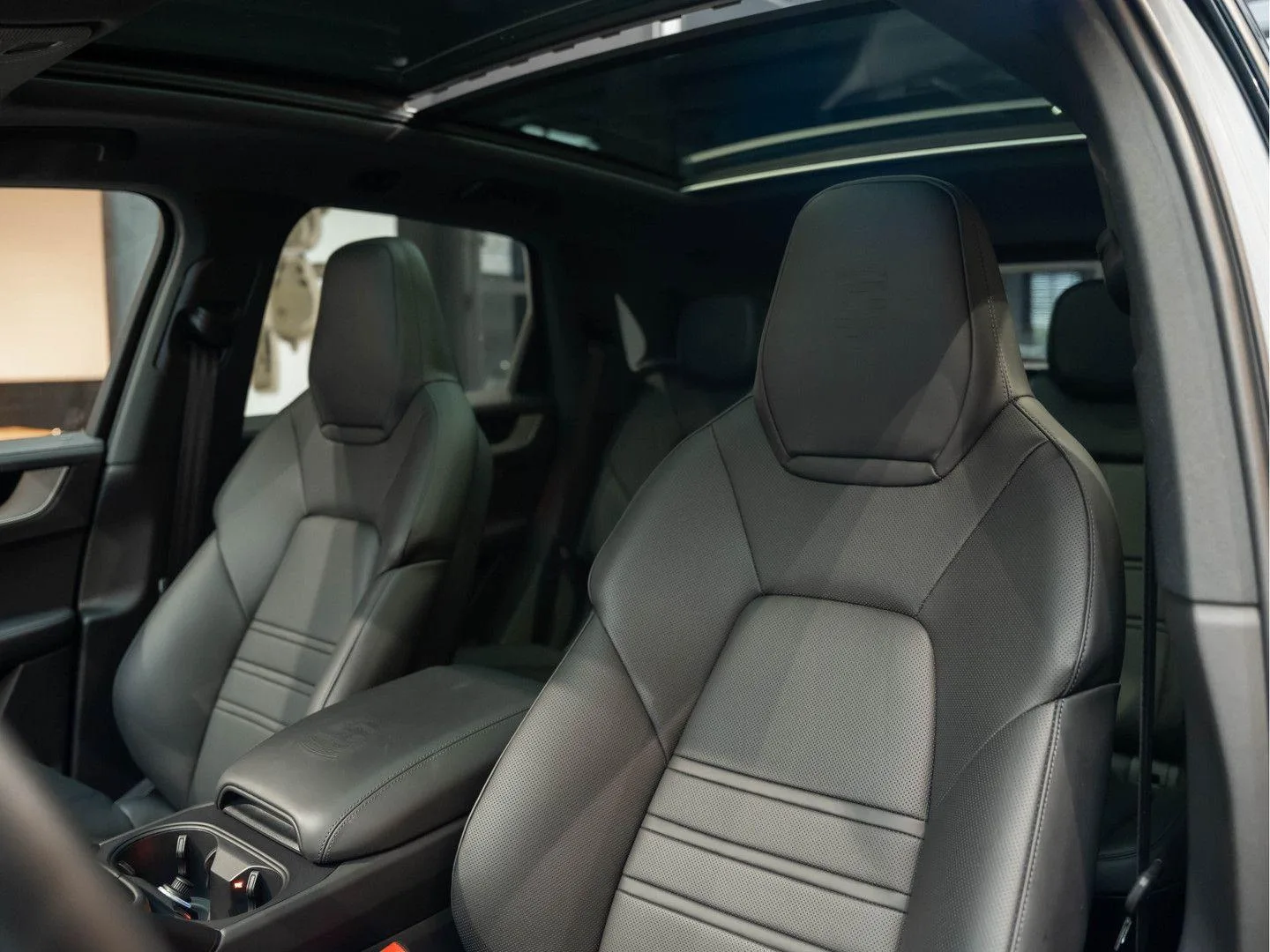2024 Porsche Cayenne E-Hybrid, 8/30