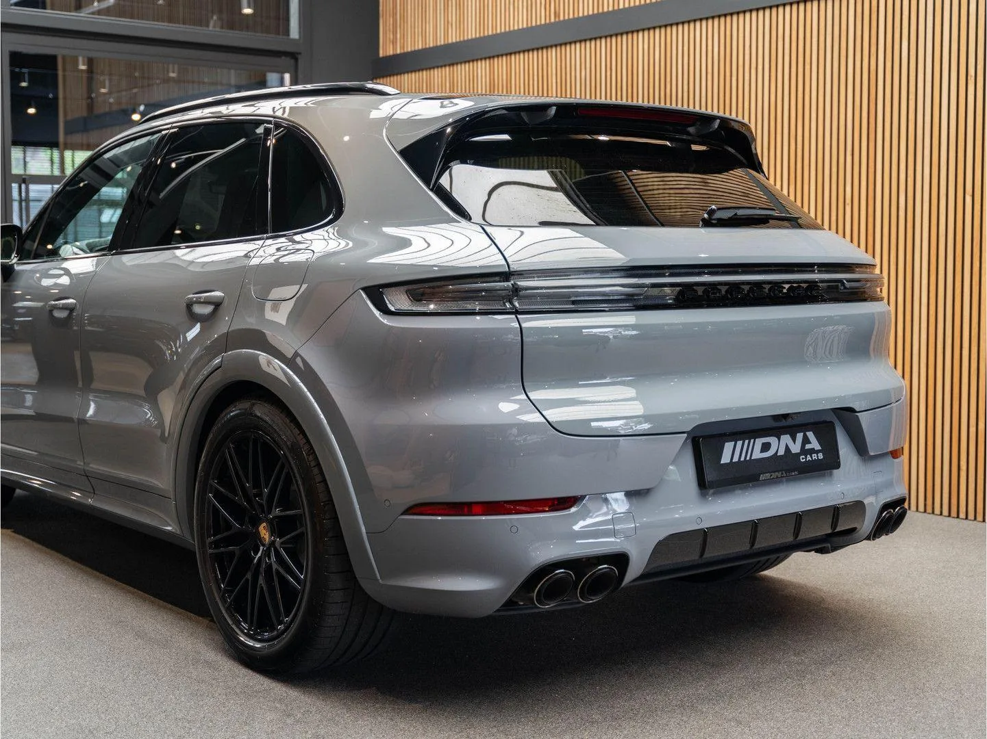 2024 Porsche Cayenne E-Hybrid, 11/30