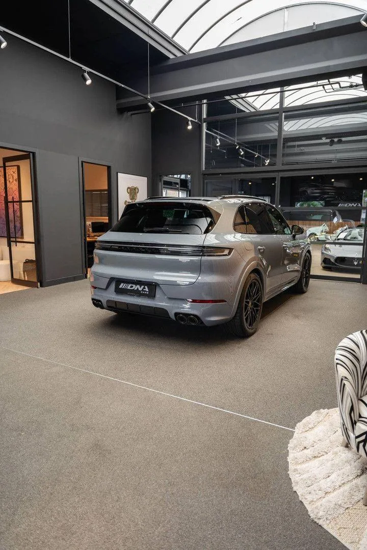 2024 Porsche Cayenne E-Hybrid, 17/30