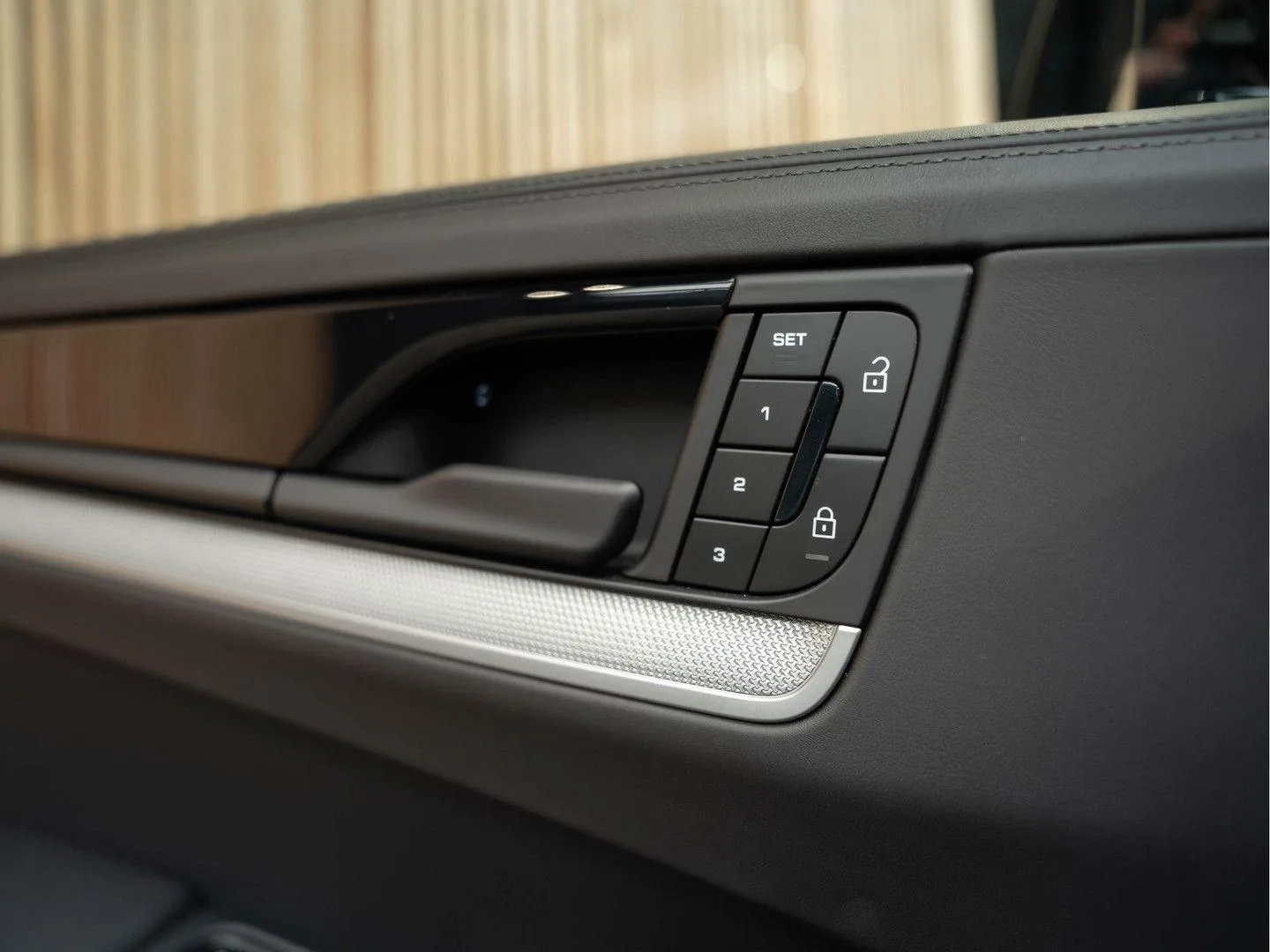 2024 Porsche Cayenne E-Hybrid, 20/30
