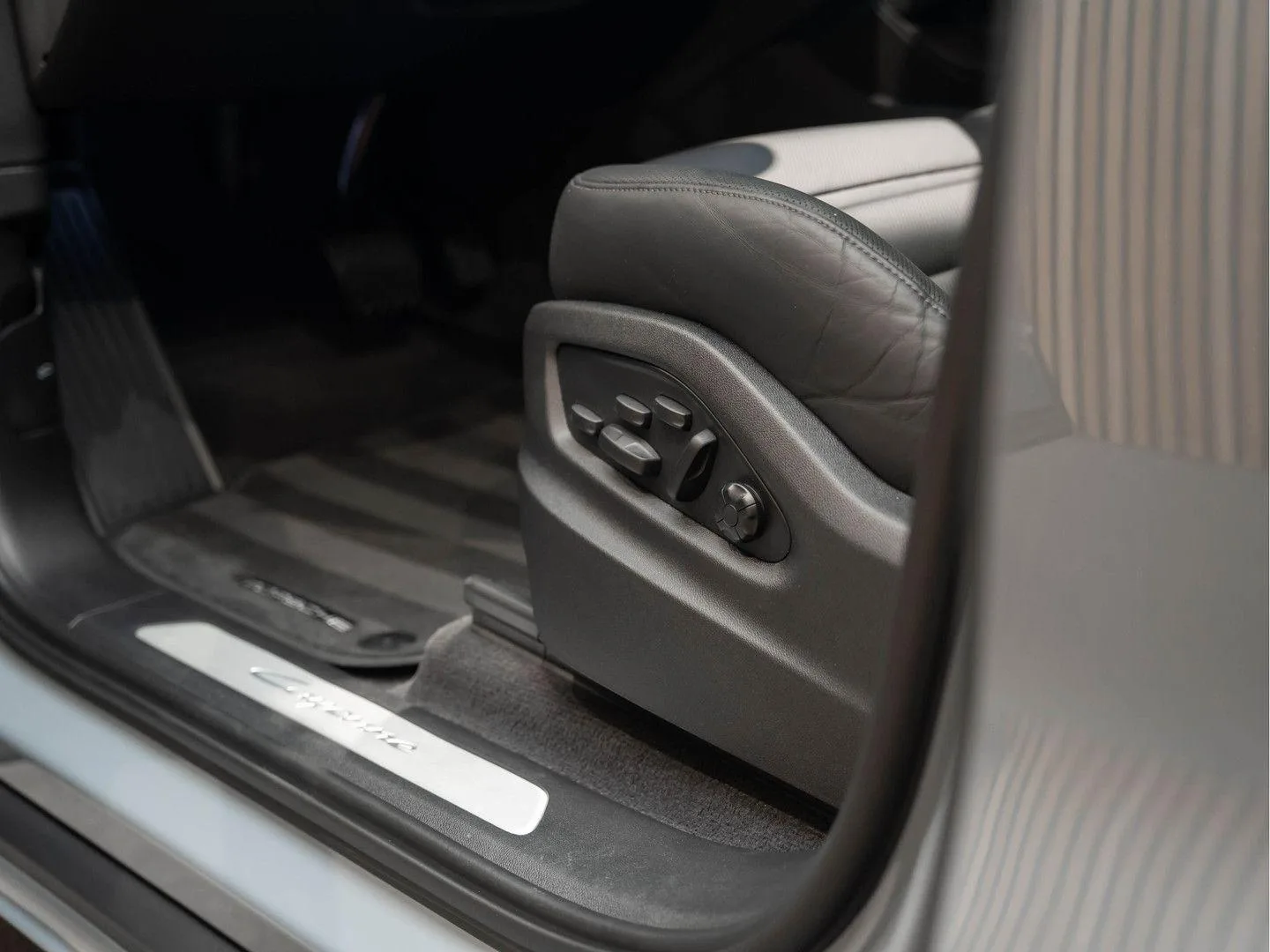 2024 Porsche Cayenne E-Hybrid, 25/30