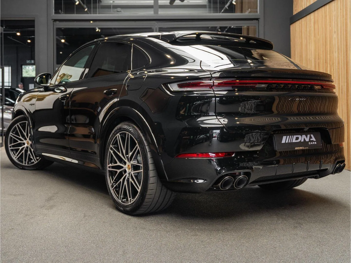 2024 Porsche Cayenne E-Hybrid Coupé, 5/30