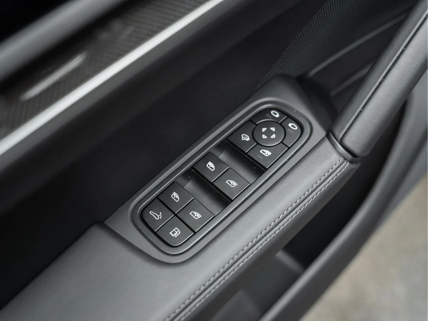 2024 Porsche Cayenne E-Hybrid Coupé, 22/30