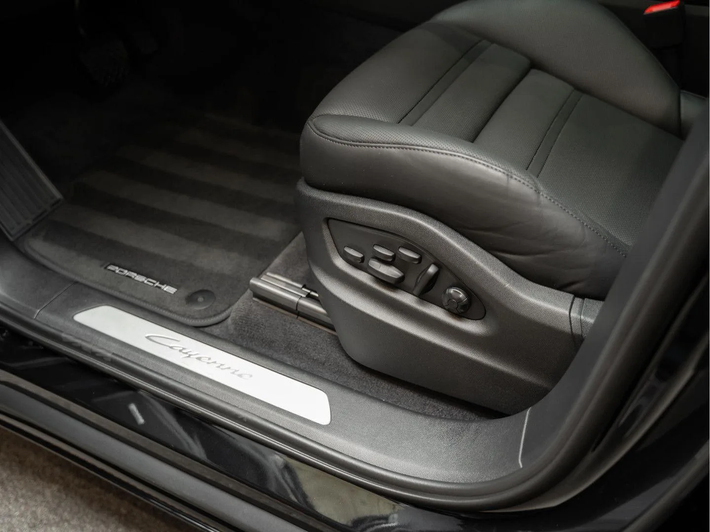 2024 Porsche Cayenne E-Hybrid Coupé, 26/30