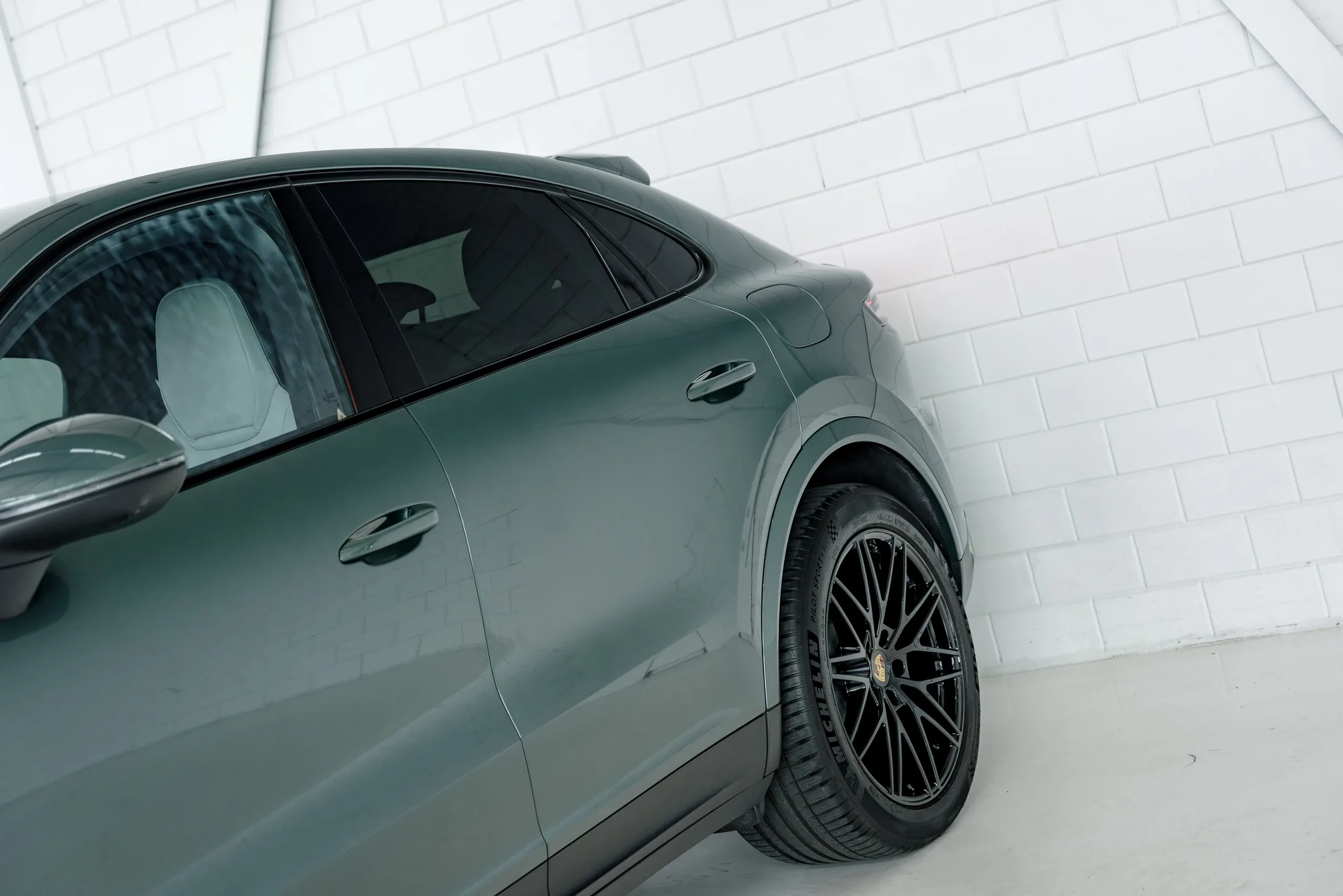 2024 Porsche Cayenne E-Hybrid Coupé, 11/30
