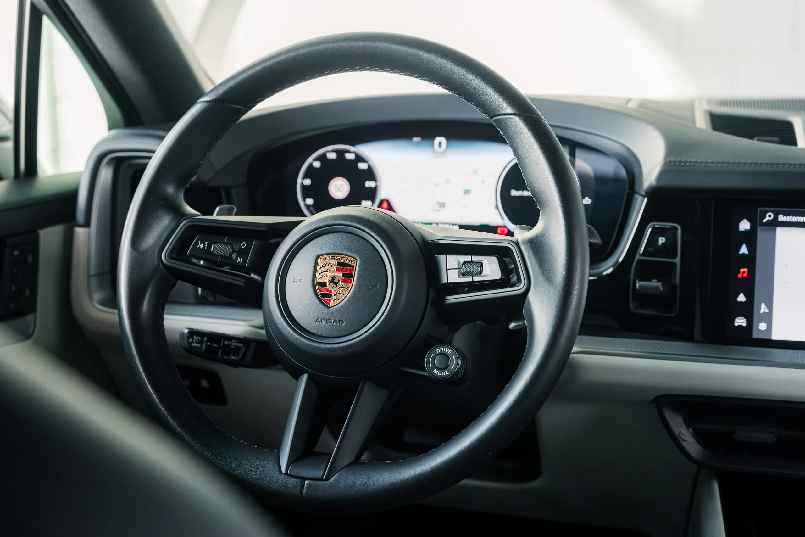 2024 Porsche Cayenne E-Hybrid Coupé, 21/30