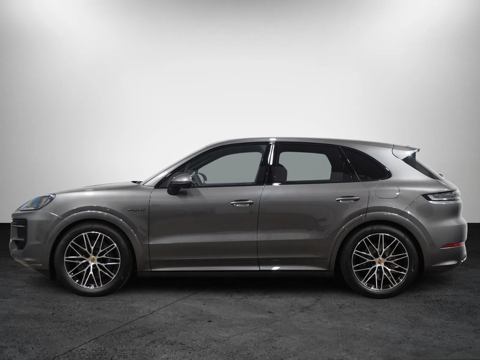 2024 Porsche Cayenne E-Hybrid, 7/26