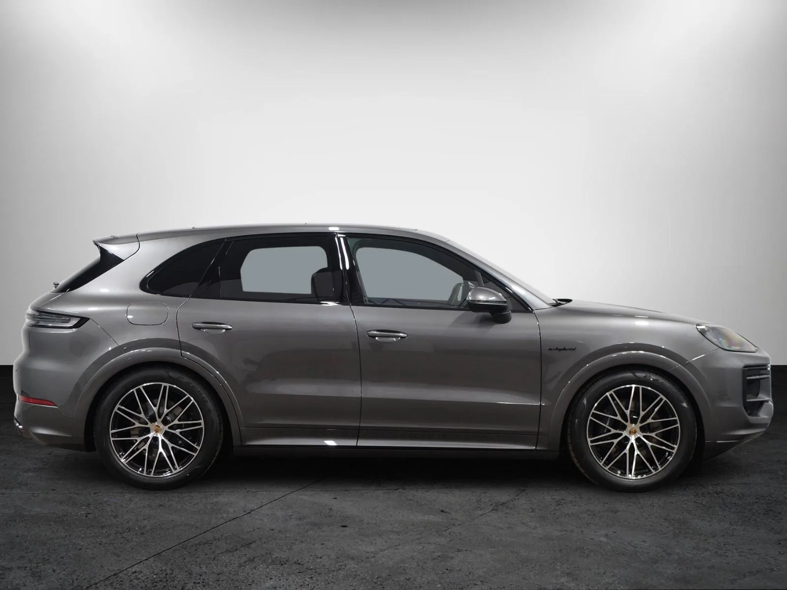 2024 Porsche Cayenne E-Hybrid, 8/26