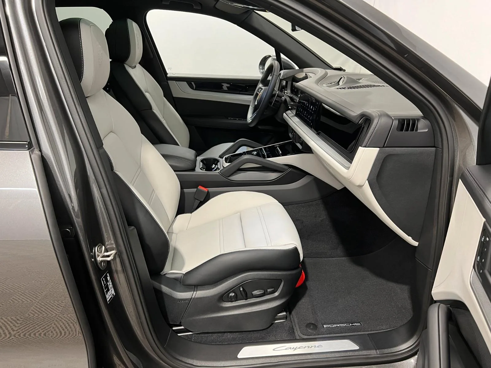 2024 Porsche Cayenne E-Hybrid, 21/26