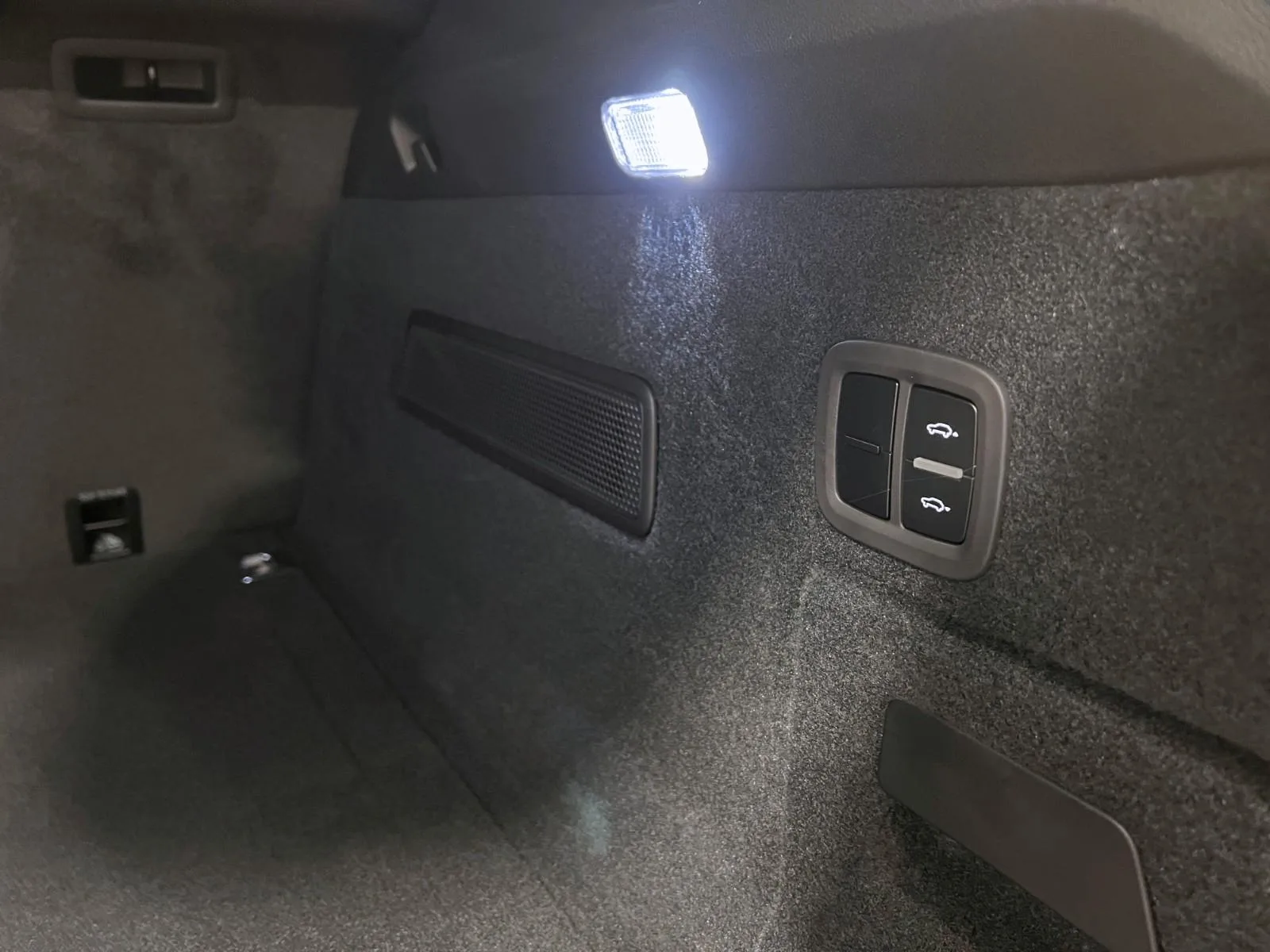2024 Porsche Cayenne E-Hybrid, 24/26
