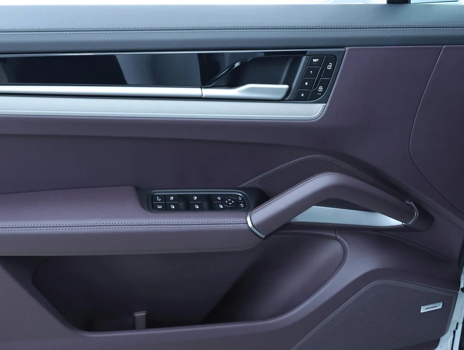 2024 Porsche Cayenne E-Hybrid, 17/29