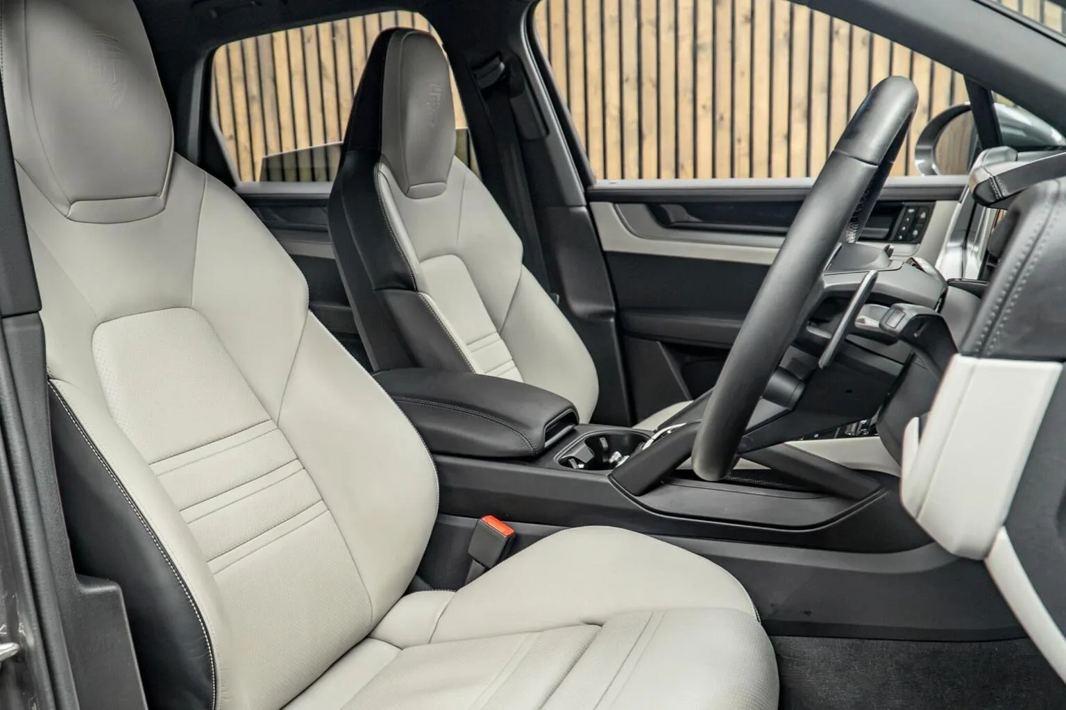 2024 Porsche Cayenne S, 2/30